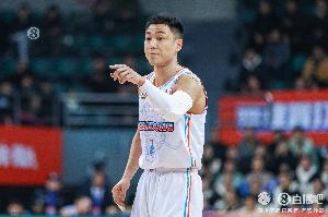 pp电子-全能表现！高诗岩7中4拿到12分3板4助 正负值+13
